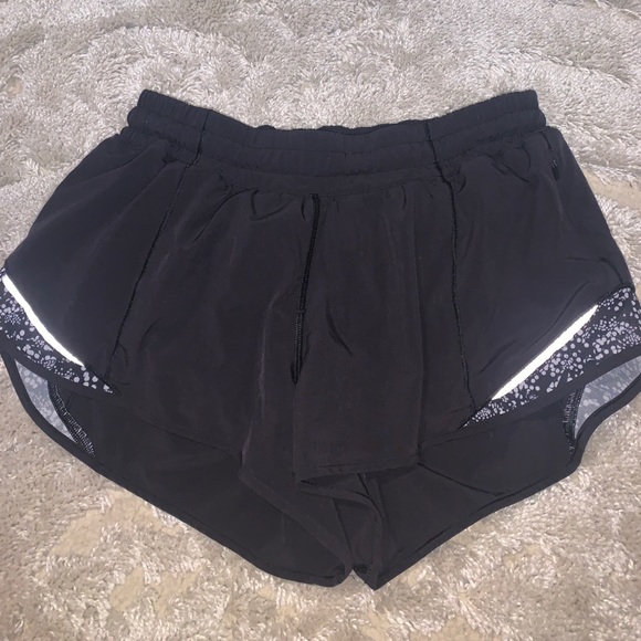 lululemon athletica Pants - Black hotty hot 2.5 size 8